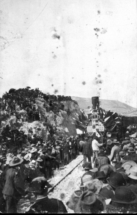 Llegada al Salado de la locomotora inaugural. Fuente: colección Cerdá y Rico.